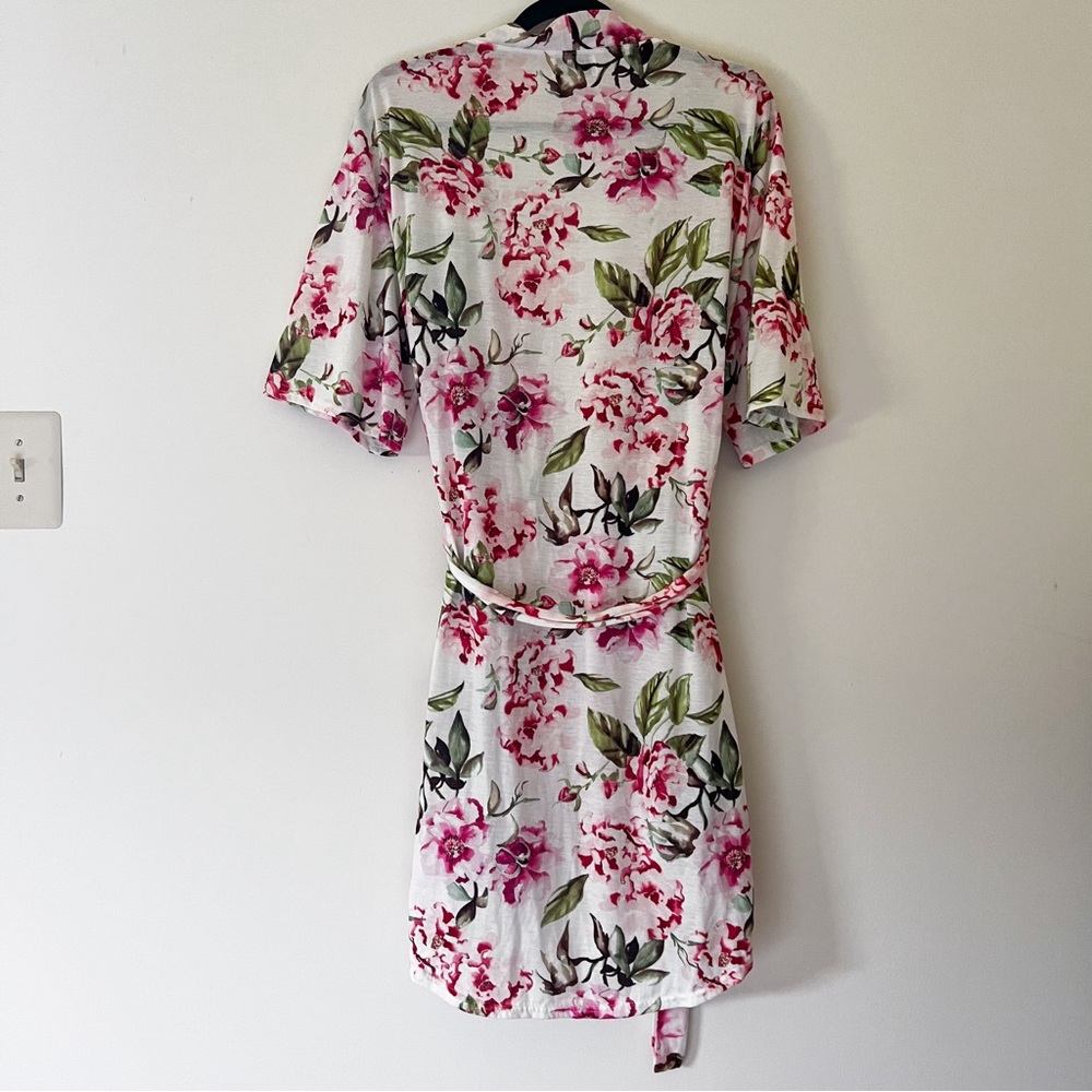 show me your mumu | floral rose robe short sleeve one size - Picture 3 of 5